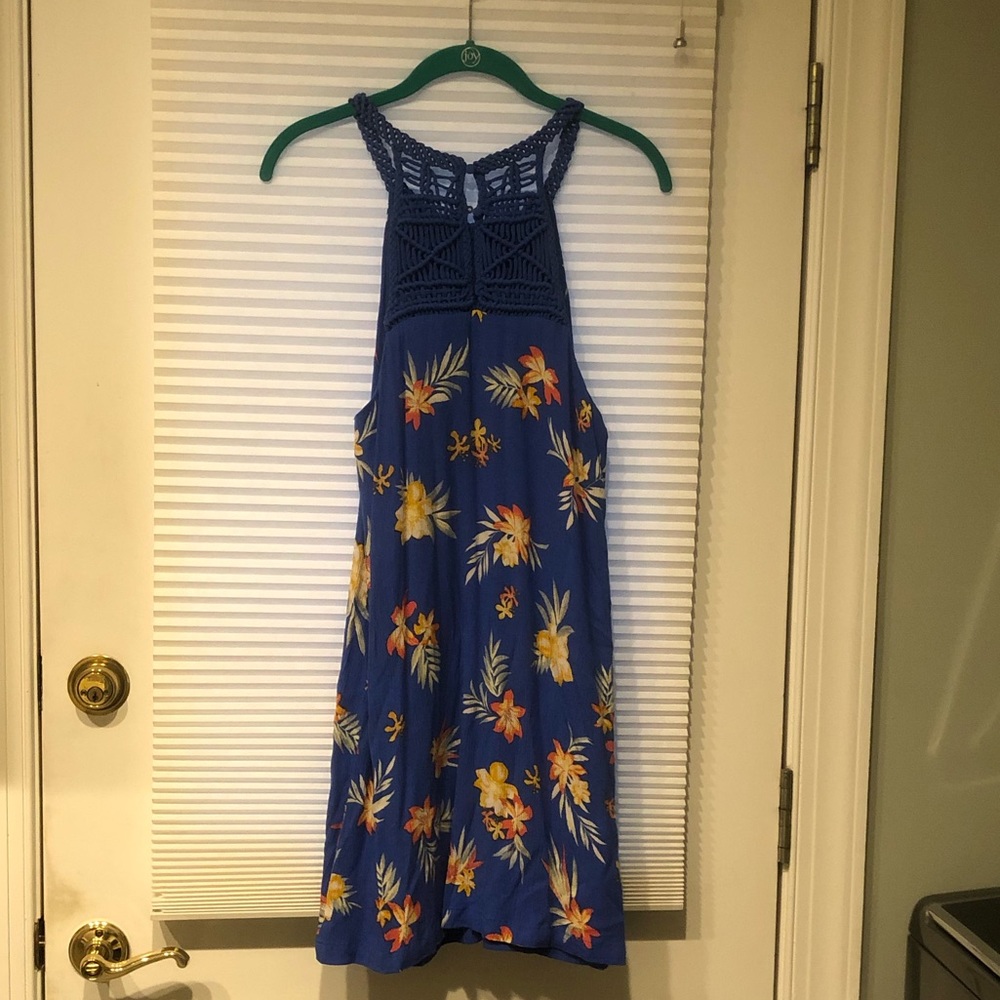 Skies Are Blue Hawaiian Dress - Picture 2 of 4